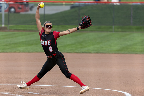SIUE Softball v Southern Indiana 18 April 2026