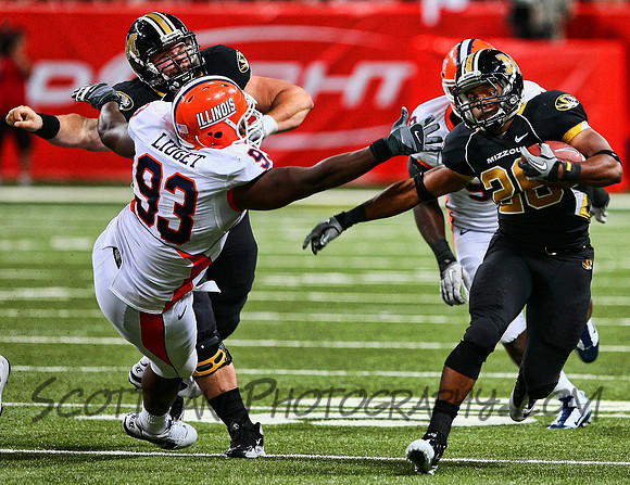 NCAA FOOTBALL 2010 - Sept 4 -  Missouri Tigers defeated Illinois Fighting Illini 23-13