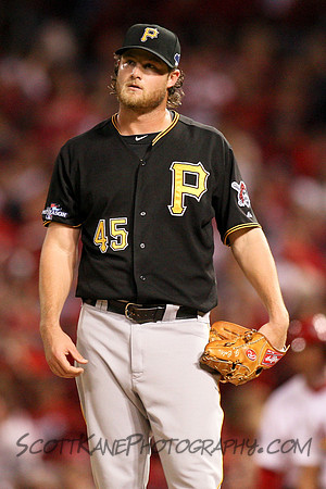 MLB: OCT 09 NLDS - Pirates at Cardinals - Game 5